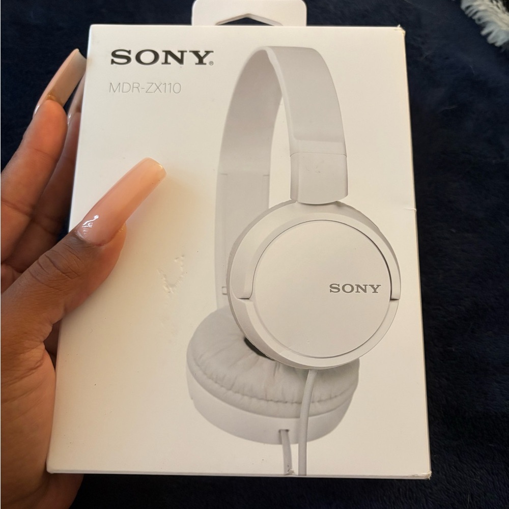 Sony MDR-ZX110 Headphones in White